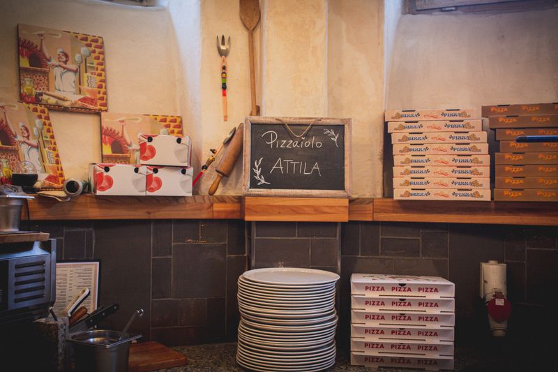 Call a Pizza Restaurantinnenraum in Berlin Charlottenburg